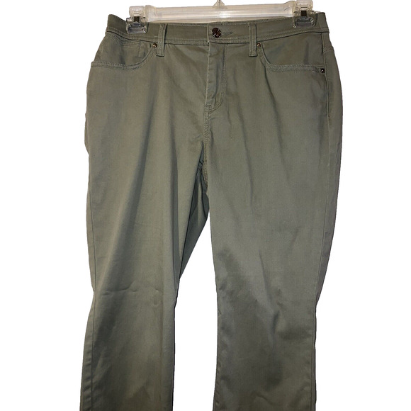 Chico's Pants Women's Size 6 (0.5) Sage Green Sateen Slim Crops- 24 Inch Inseam - Picture 2 of 4